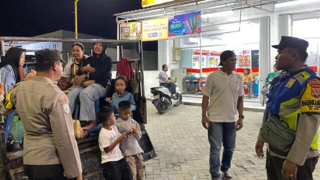 Personel Polsek Poto Tano Laksanakan Patroli Dialogis untuk Jaga Kamtibmas dan Pererat Silaturahmi