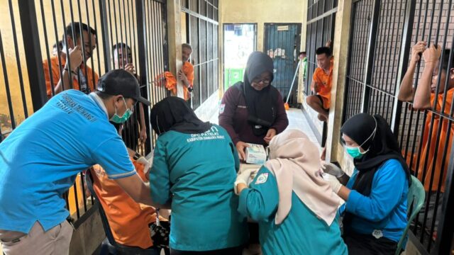 Humanis, Polres Sumbawa Barat Pastikan Hak Kesehatan Tahanan Tetap Terpenuhi