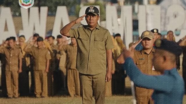 Pimpin Upacara Bendera, Bupati Amar Sampaikan Apresiasi untuk Kontingen Porprov dan Program Beasiswa Mahasiswa