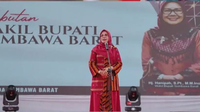 Pemkab KSB Siapkan Aturan Wajib Tenun bagi ASN, Perajin Bidik Pasar Lebih Luas